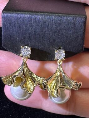 Gold Pearl Drop Earrings with cz Studs-s925 needle